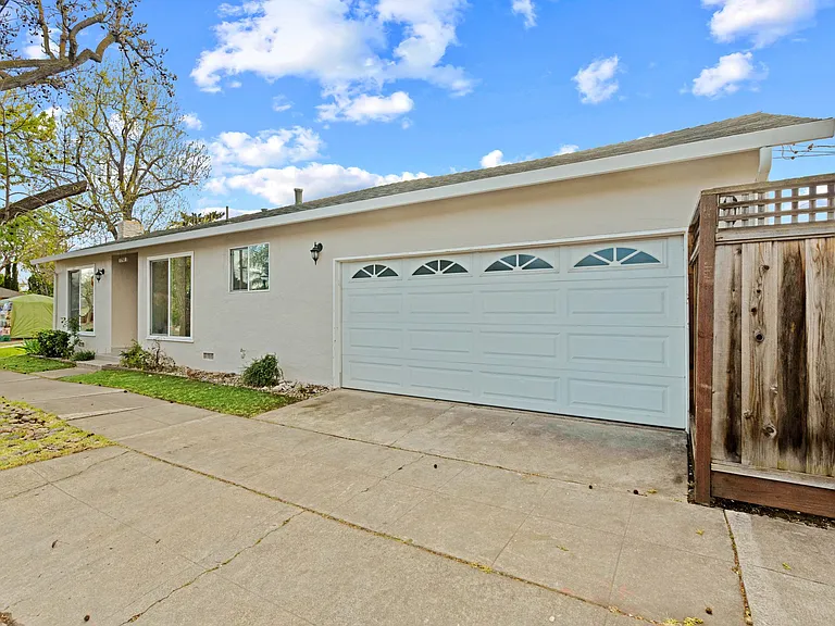 1762 Scott St — Photo 4