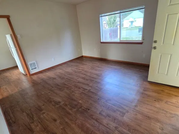112 E 3rd St, 112 E 3rd St APT B, Cle Elum, WA 98922