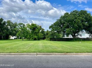 220 Clark Ave, Pass Christian, MS 39571