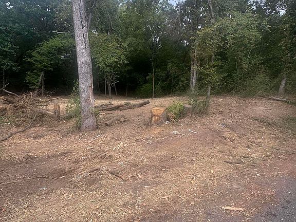 2nd image of 142 S Vaughn Ave