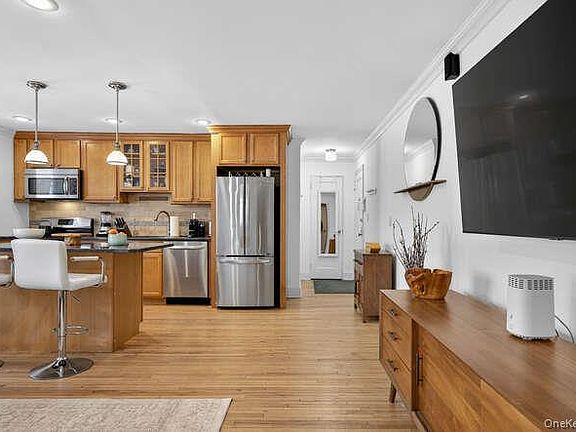4th image of 46 Terrace Circle #1B
