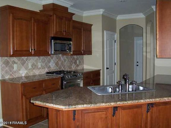 3rd image of 102 Marquee Dr