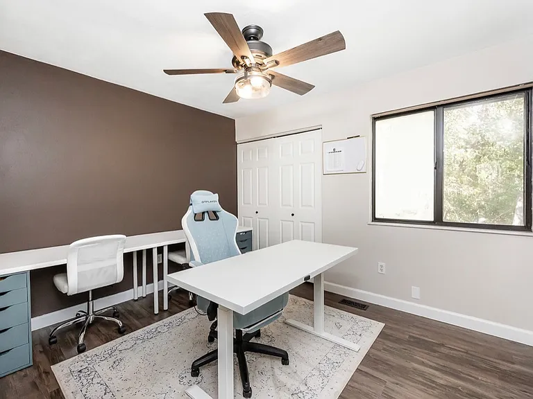 892 Lester Ave — Photo 17