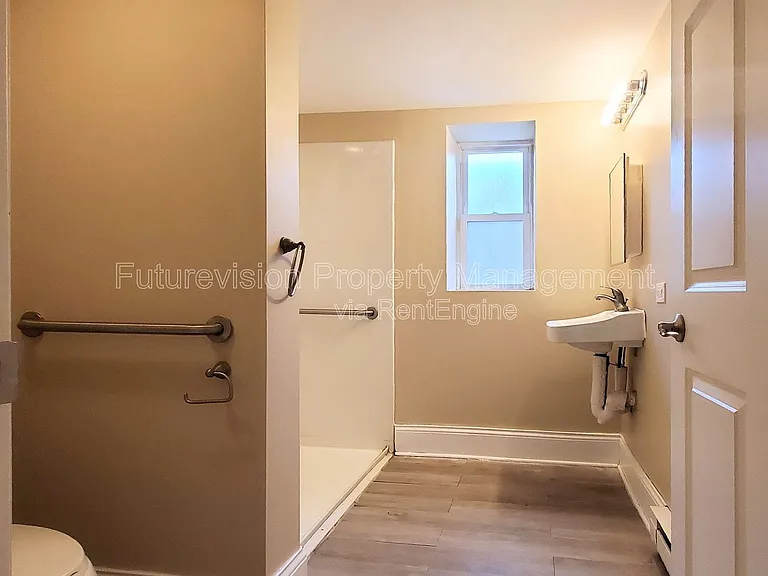 112 N Center St #8 — Photo 5