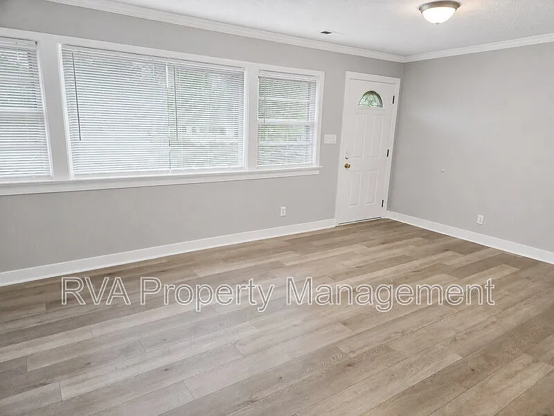 3 bed, 1.0 bath, $1,750 — Photo 3
