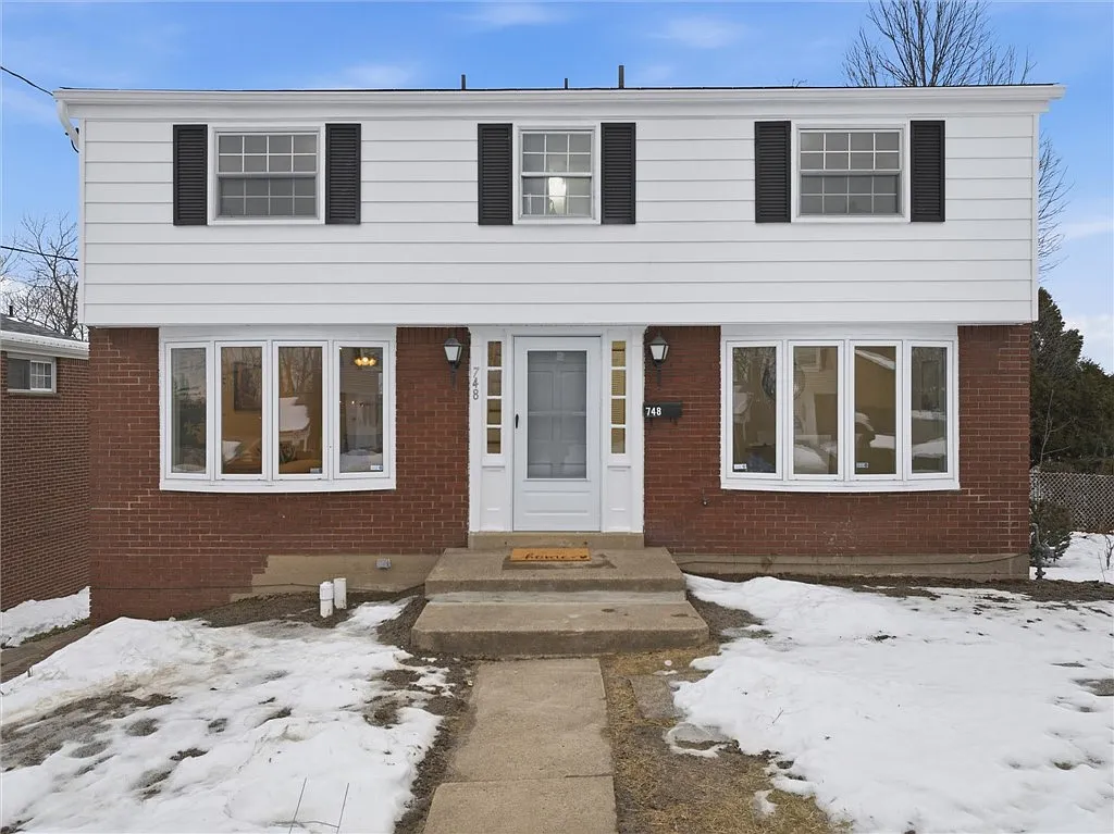 748 Macbeth Dr photo 1