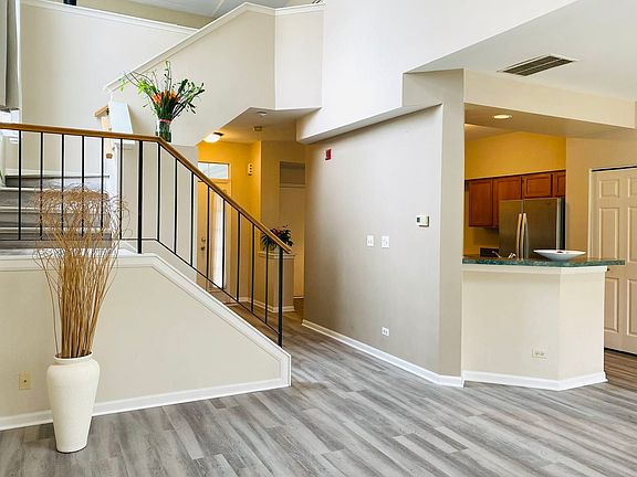 5th image of 1046 Hinswood Dr