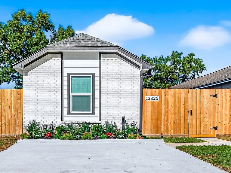 13822 Northlake Dr — Photo 12