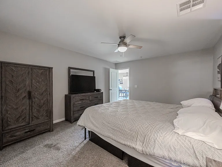 2547 E Illini St — Photo 17