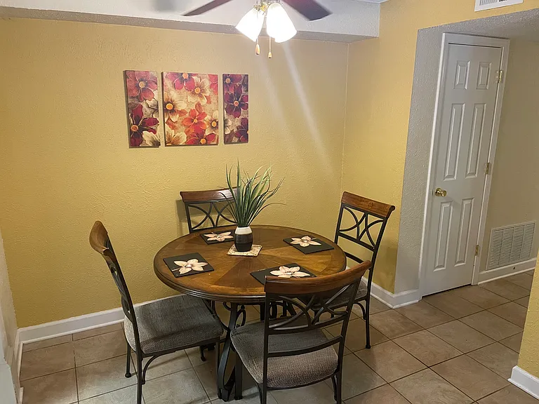 East Ridge Apartments — Photo 5