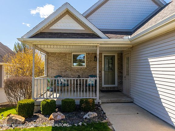 3rd image of 736 Pine Meadow Ln