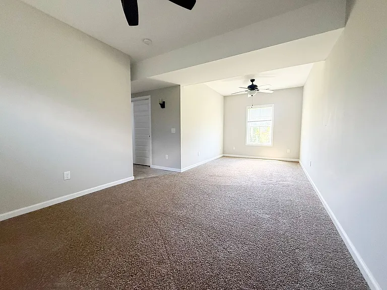 505 Holladay Rd — Photo 28