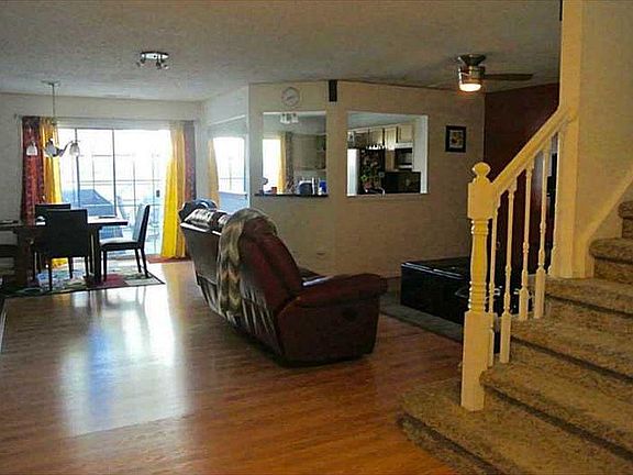 3rd image of 5012 Heathglen Cir