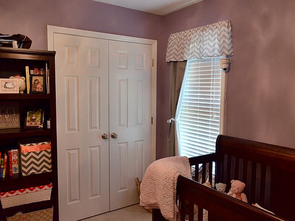 3rd image of 395 Pedernales Dr