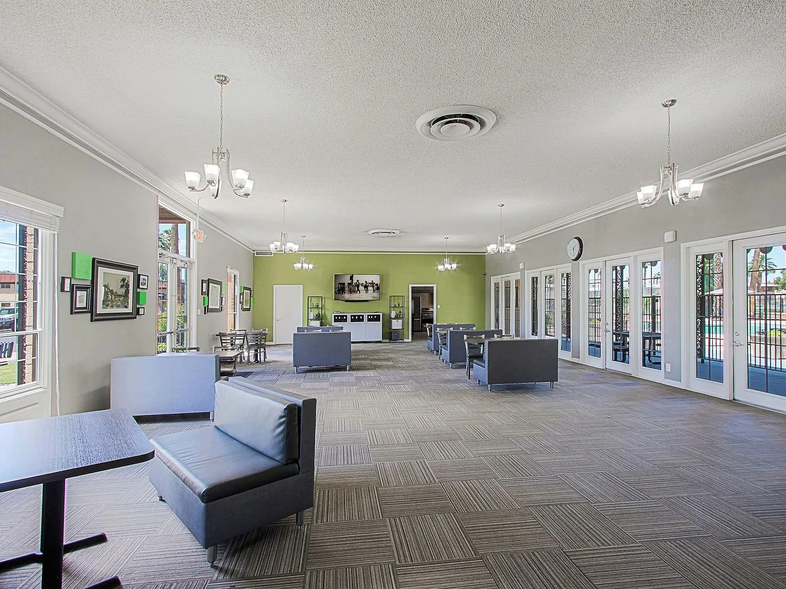 Park Lee Apartments — Photo 1
