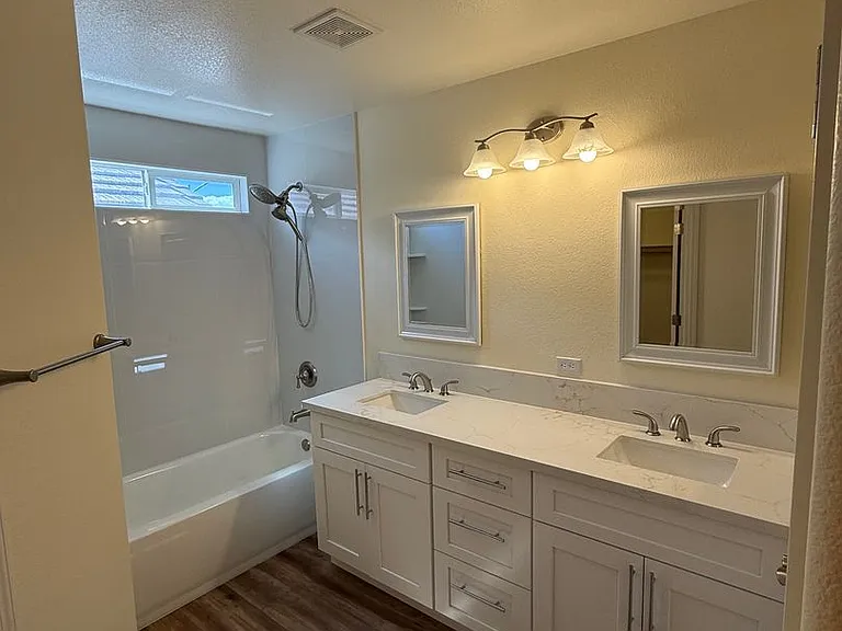 9737 Valmeyer Ave — Photo 16
