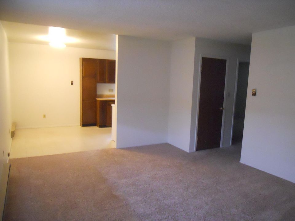 2nd image of 1130 S Chestnut St APT 1