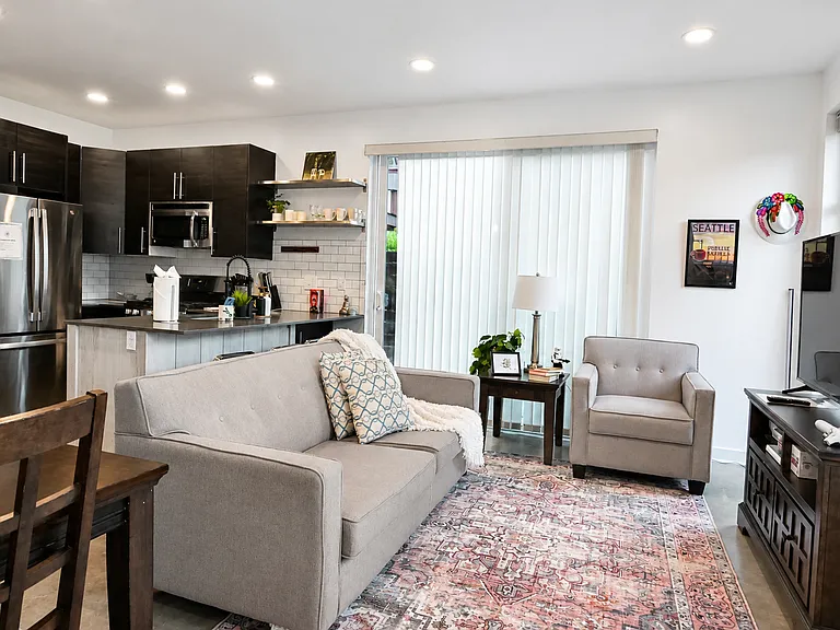 803 S Cloverdale St #803 — Photo 36