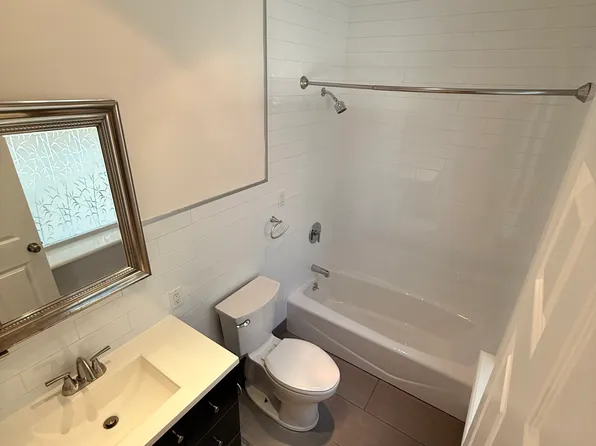 56 Huron Street image 18 of 21