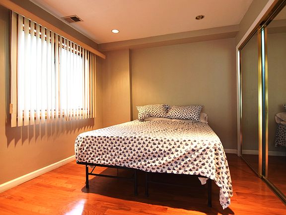 5th image of 176 Jules Dr