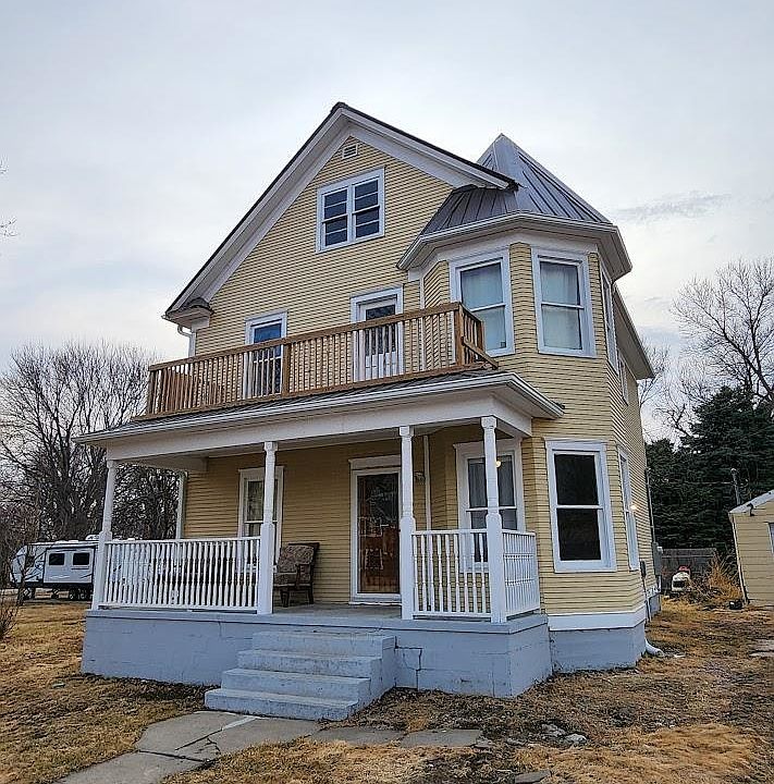1st image of 203 Maud St