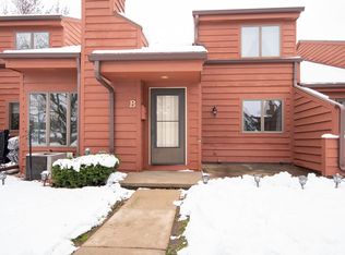 2230 Meadowbrook Ct APT B, Oshkosh, WI 54904