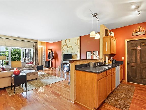 3rd image of 6905 S Rolling Meadows Ct