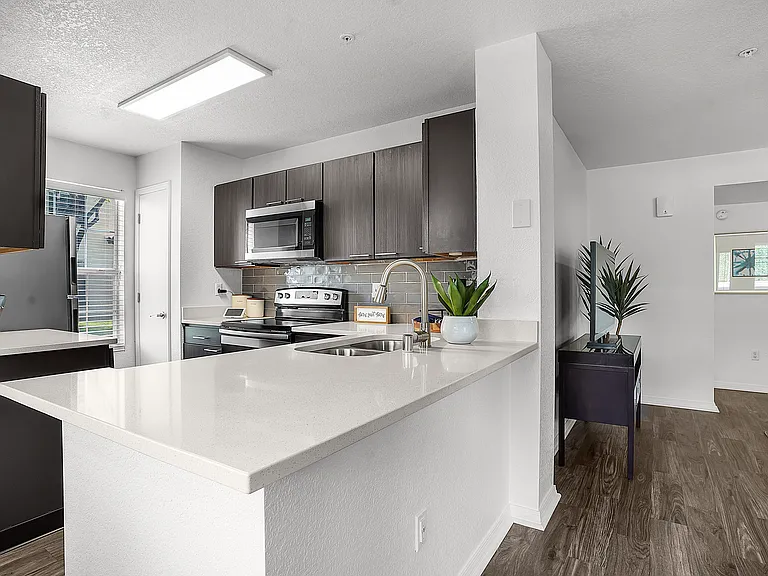 La Ventana Apartments — Photo 29