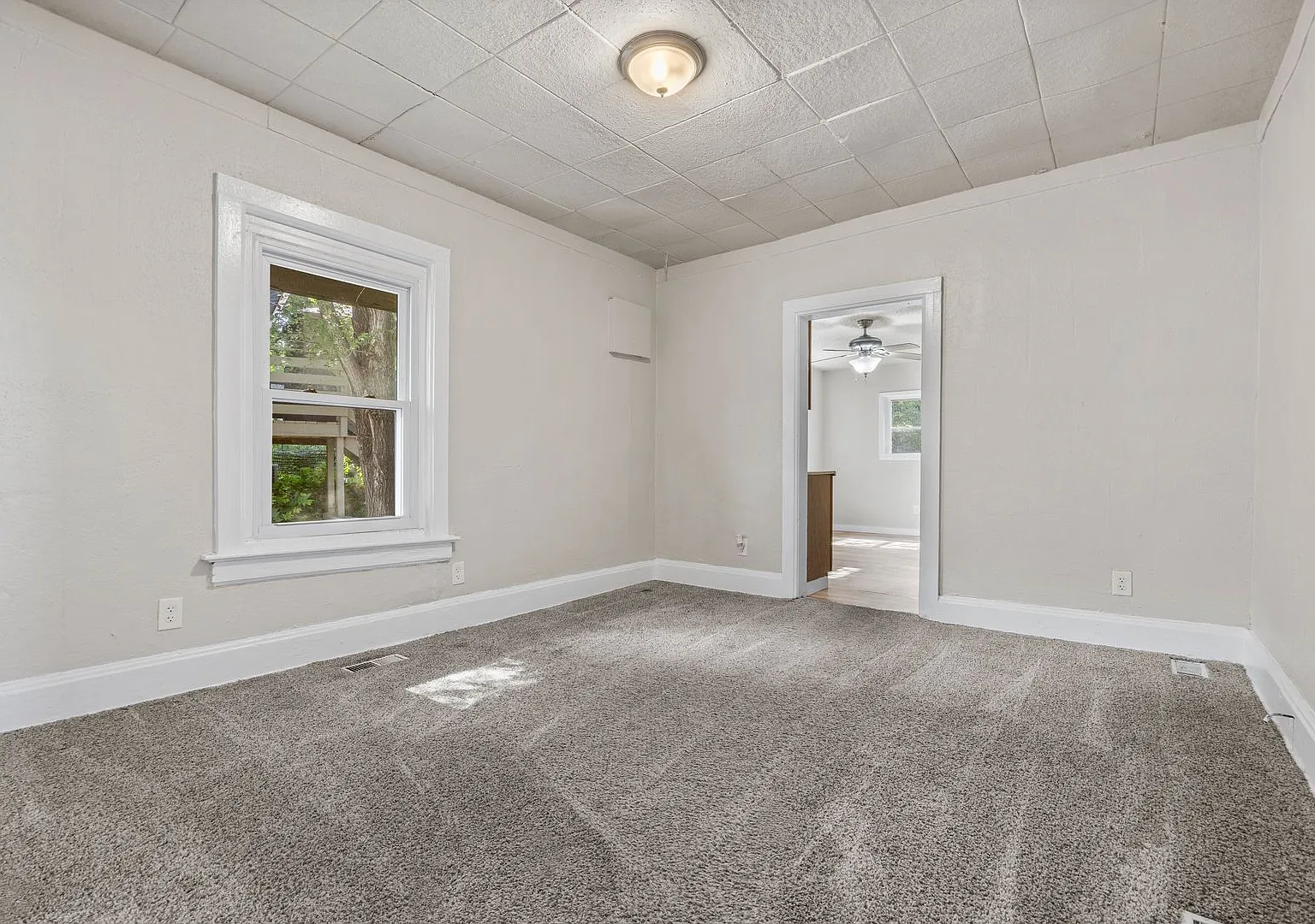 3 Bedroom Home For Rent - 3410 Easton Blvd — Photo 4