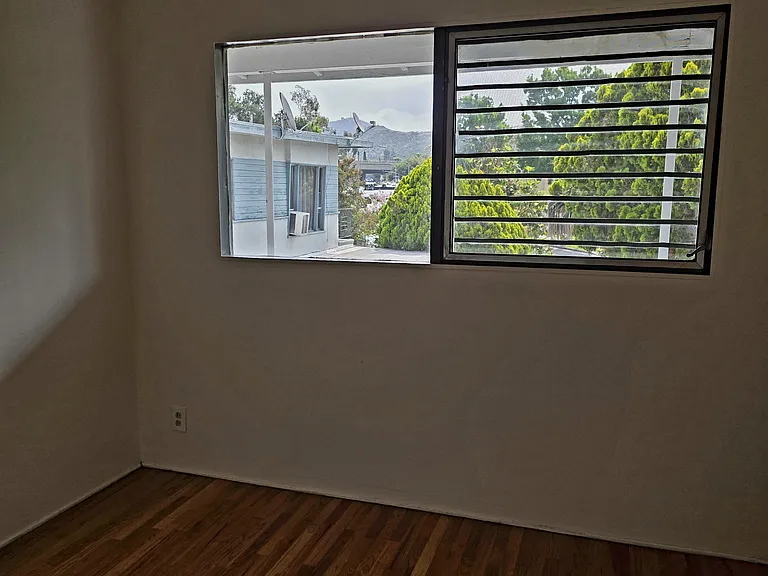 319 N Chevy Chase Dr #F — Photo 13