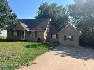 714 N 5th St, Weatherford, OK 73096