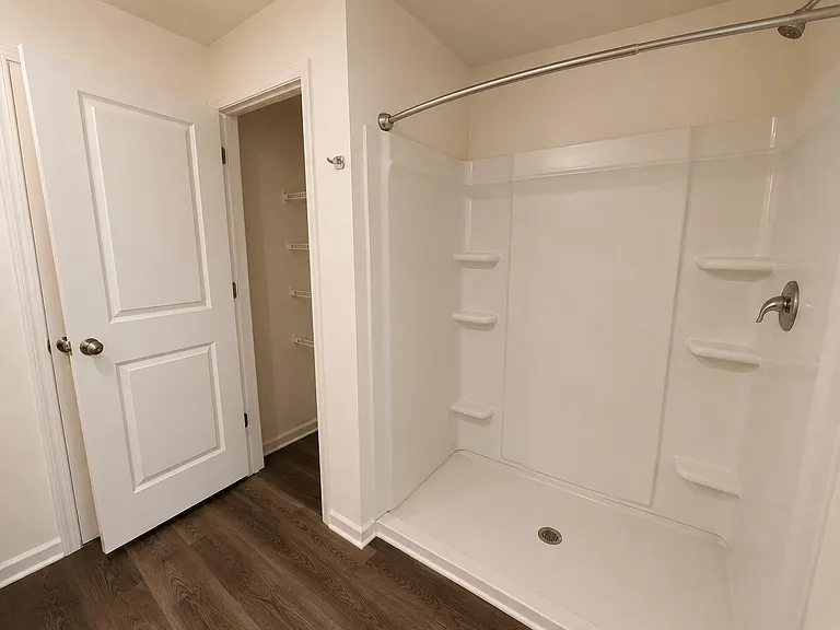 308 London Ct — Photo 14