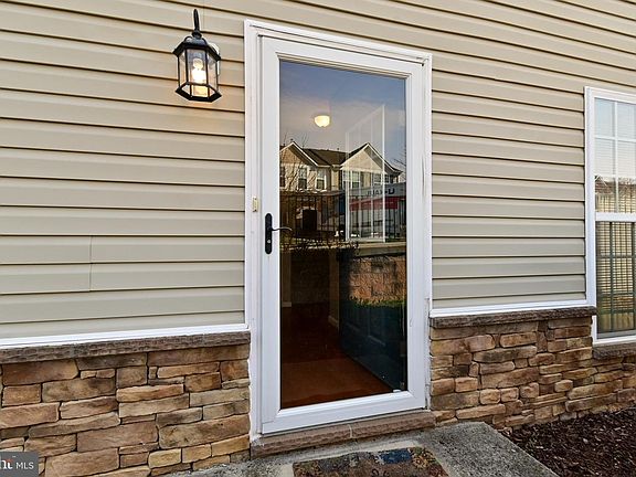 3rd image of 114 Ran Rue Dr