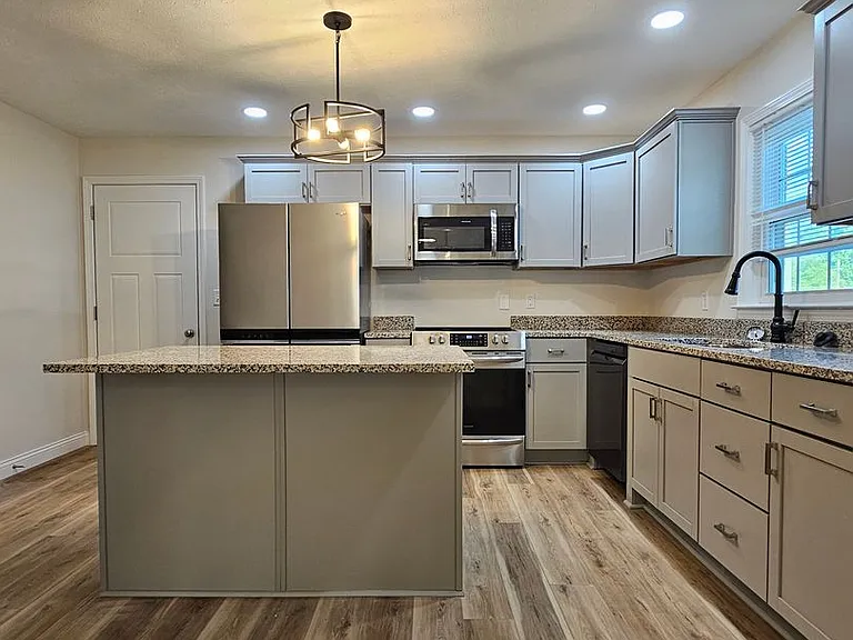 395 W Crocus Dr — Photo 11