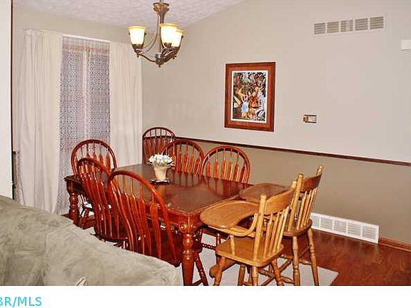 3rd image of 3935 Grand Bend Dr