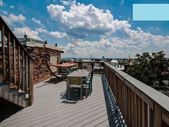 4th image of 2025 E Lombard St APT 2