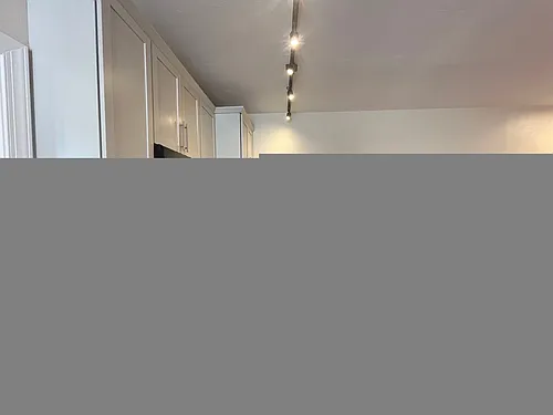 4924 Centre Ave Photo 1