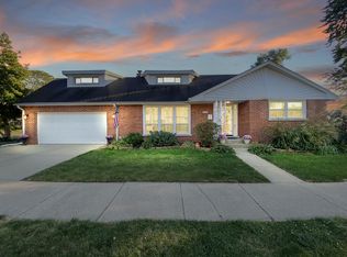 100 W Madison St, Elmhurst, IL 60126