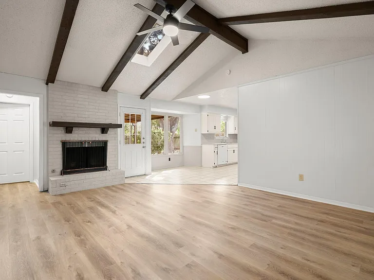 2600 Greenland Ln — Photo 3