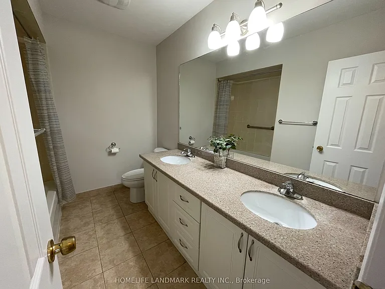 1245 Shamir Cres — Photo 10