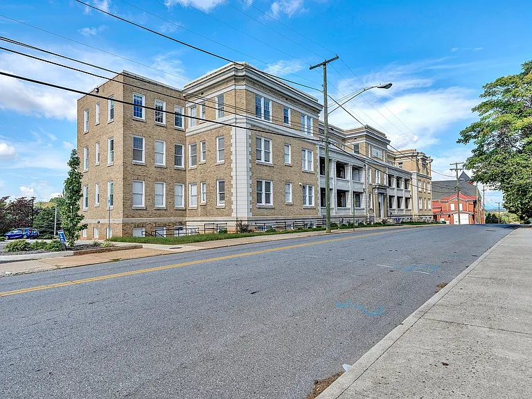 The Diamond Hill Lofts — Photo 2