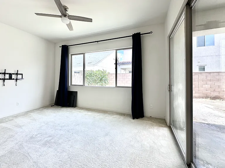 4776 S Ansley Ave — Photo 9