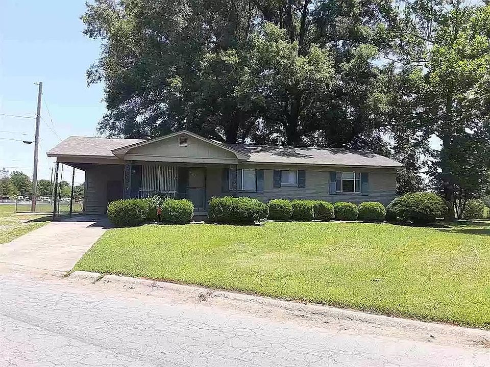 1st image of 5201 N Woodland Dr