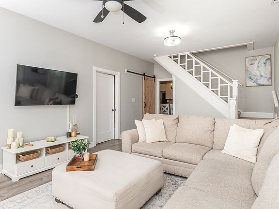 4th image of 836 Villa Ave