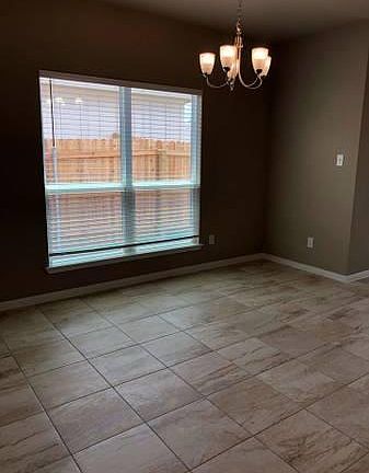 4th image of 608 E Young Ave