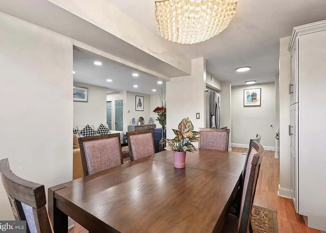 2 bed, 1215 sqft, $2,500 — Photo 2
