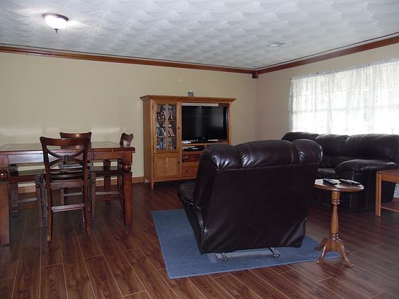 5th image of 2065 Campbellsville Rd