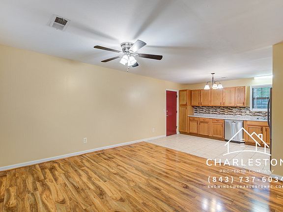 3rd image of 106 Carriage Ct