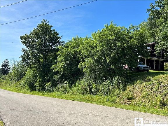 2nd image of 256 Bragg Rd