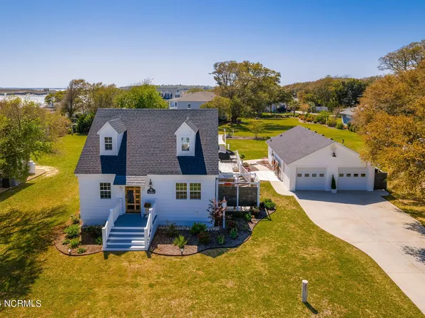 212 Hill Street, Cedar Point, NC 28584